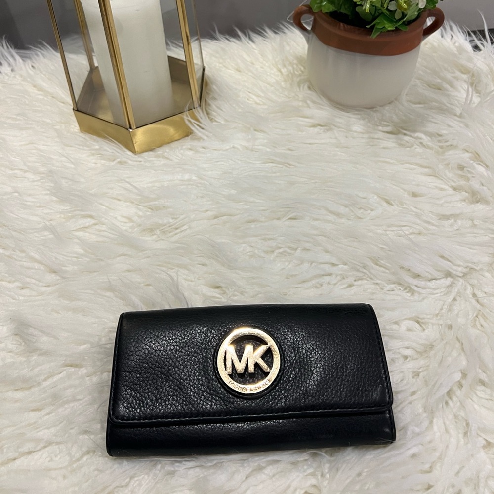 Women’s Michael Kors wallet
